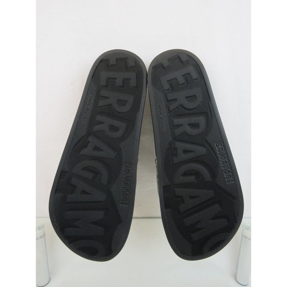 NIB FERRAGAMO GROOVE 6 BEIGE BLACK RUBBER GANCINI LOGO SANDALS SLIDES 10 M main image 7
